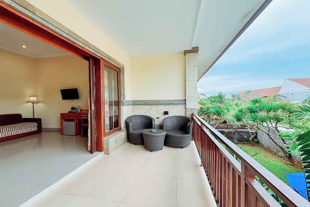 Kubu Petitenget Suite Seminyak 31/63
