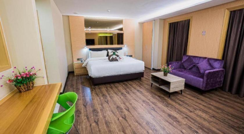 JC Mark Hotel 16/53