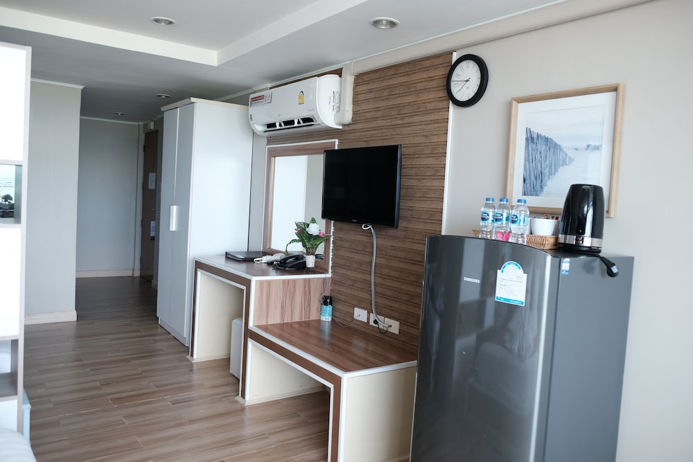 The Beach Front Resort Pattaya 67/87