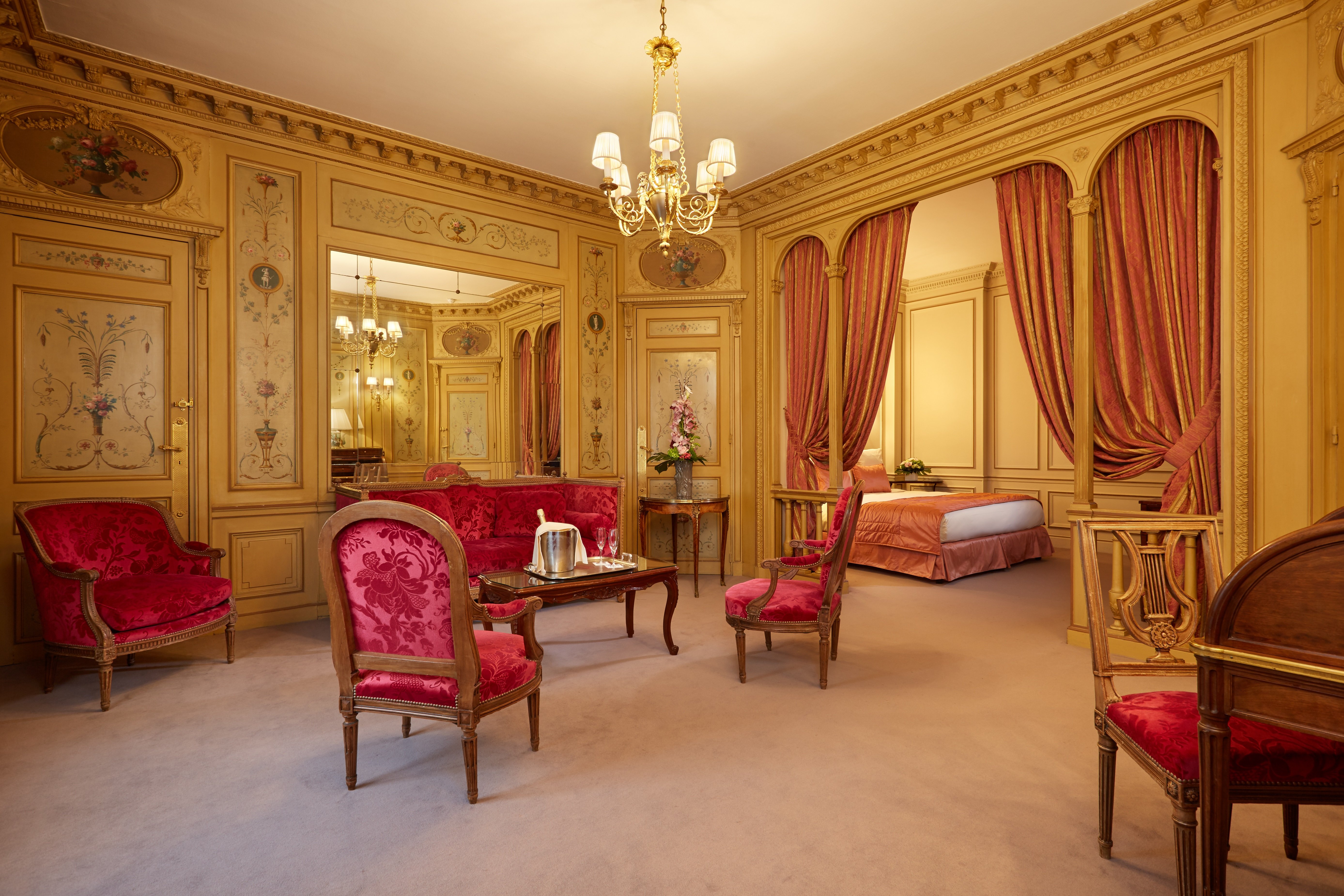 HOTEL RAPHAEL 59/80