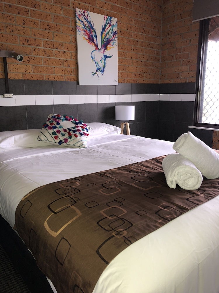 Tamworth Central Motel 10/60