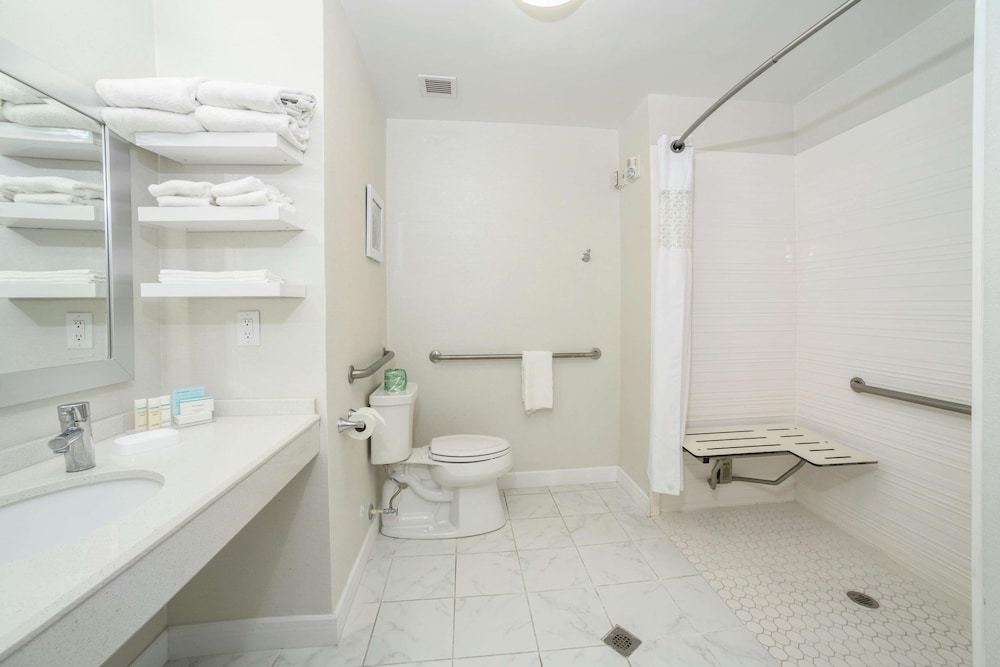 Hampton Inn Jacksonville - East Regency Square 18/33