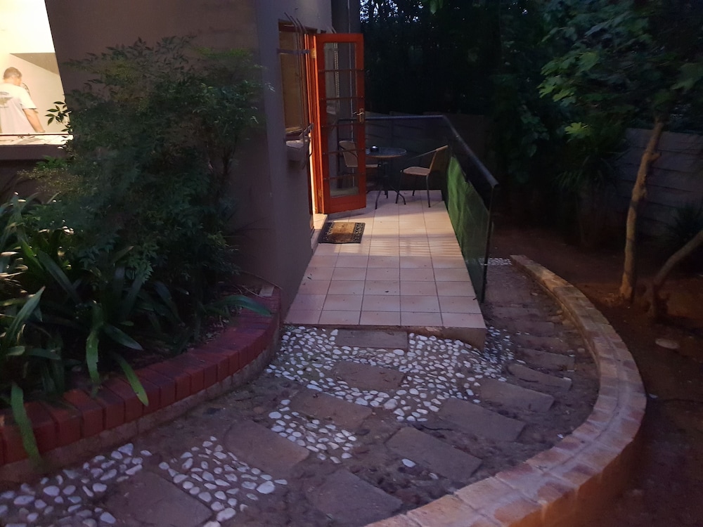 Moonflower Cottages 30/71