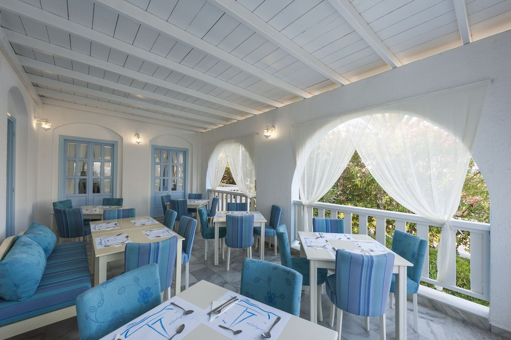 Narges Hotel 40/50