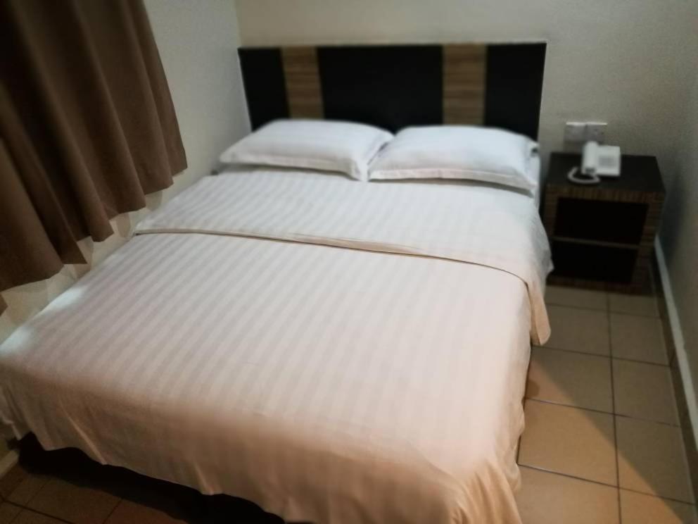 Hotel Traveller 25/34