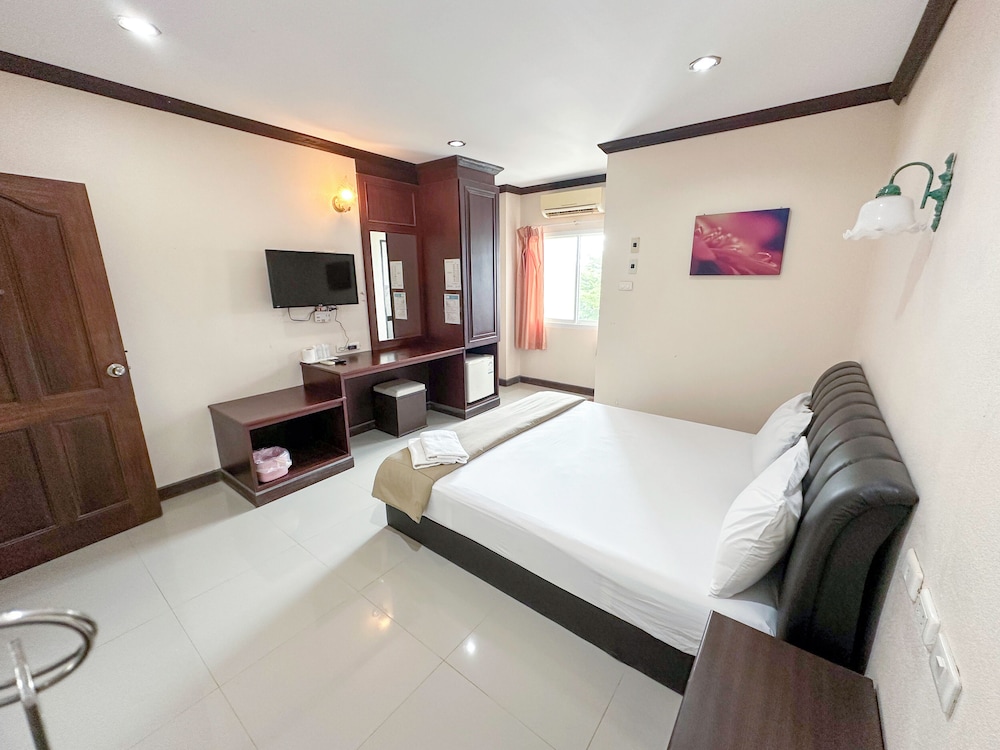 Baiboon Grand Hotel 10/26