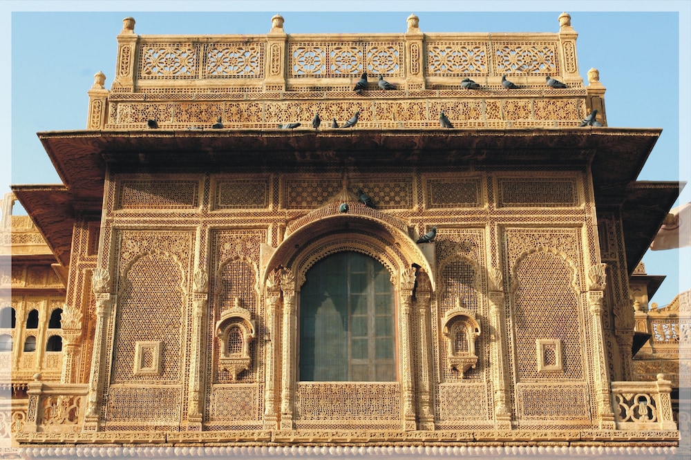 WelcomHeritage MANDIR PALACE 6/63