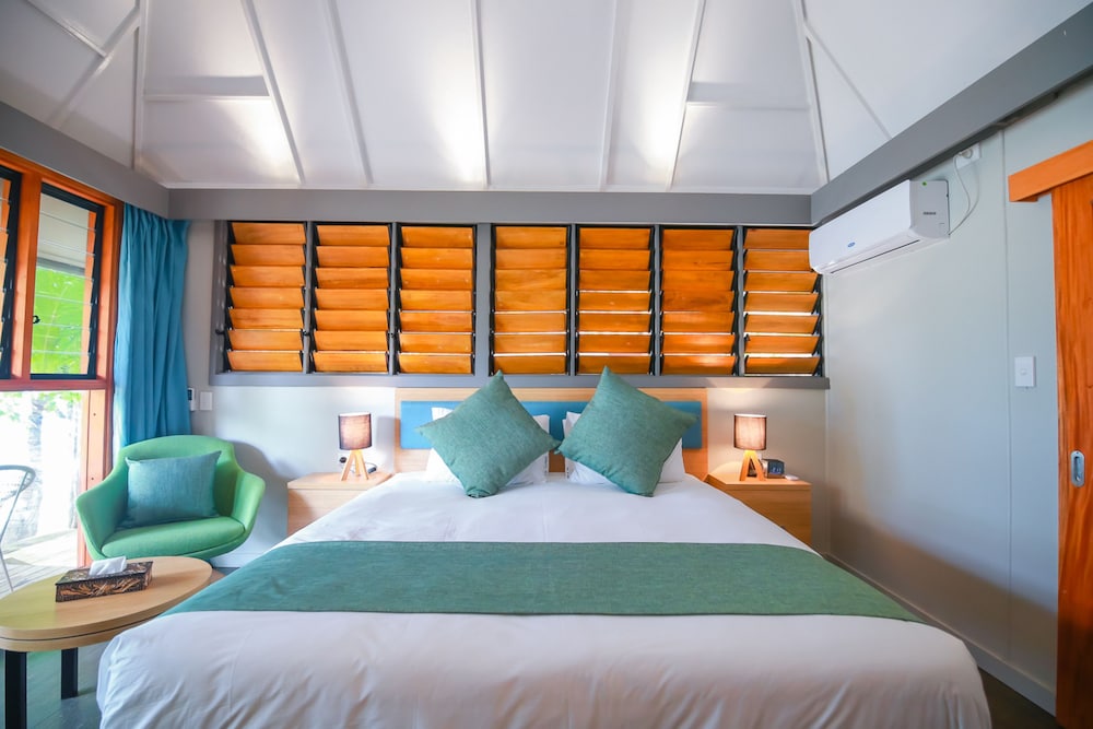 Serenity Island Resort 11/50
