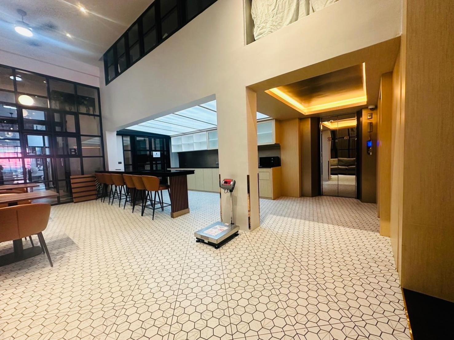 14 Sathorn Hotel 35/42