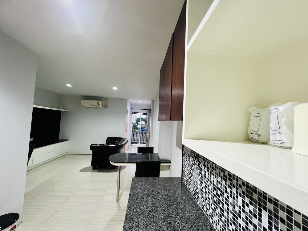 Inn Kham Apartment 31/47