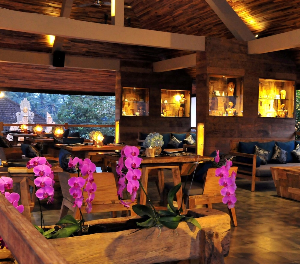 Sri Ratih Cottages 40/50