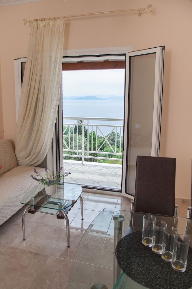 Brentanos Apartments - View Of Paradise 25/50