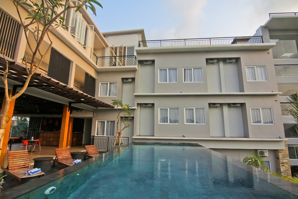 The Salak Hotel 3/45