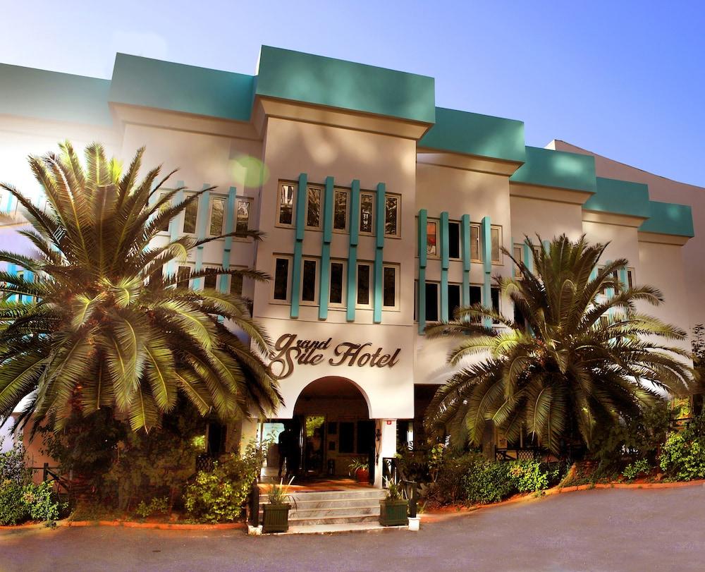 Grand Sile Hotel 2/17