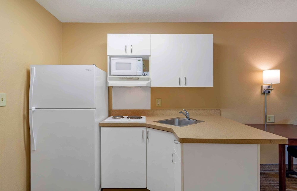 Extended Stay America - Atlanta - Perimeter - Crestline 37/45