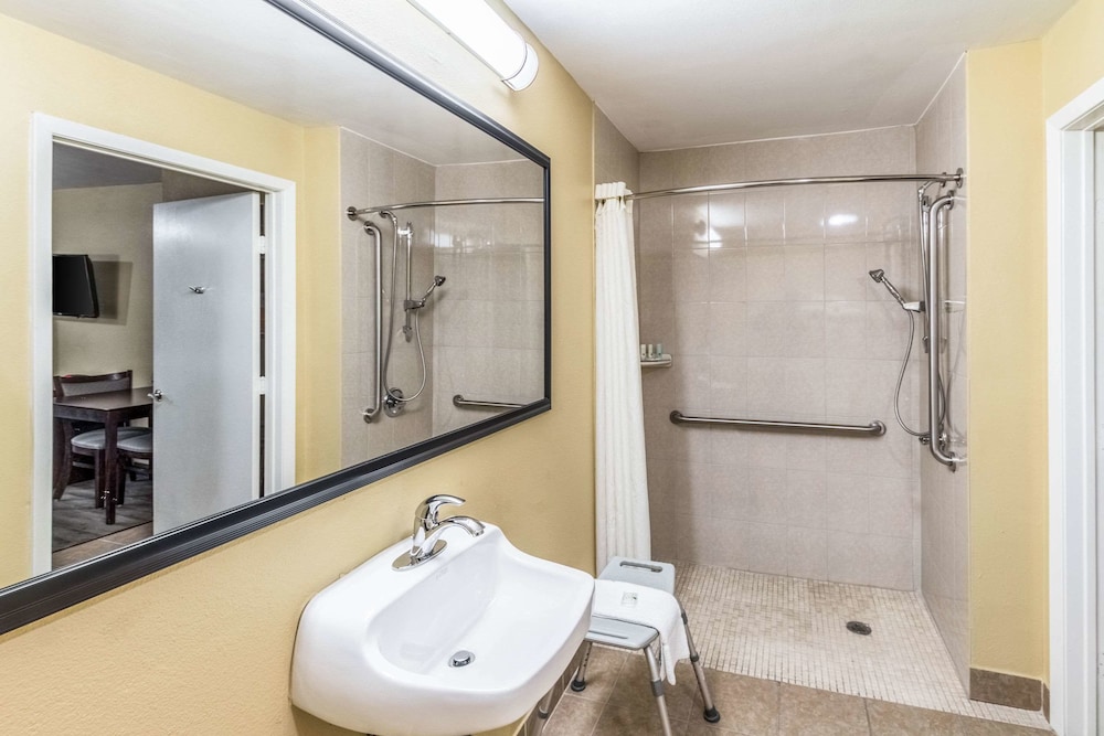 Quality Inn Corsicana, TX 12/30