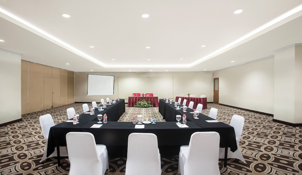 Merapi Merbabu Hotel Yogyakarta Powered by Archipelago 25/40