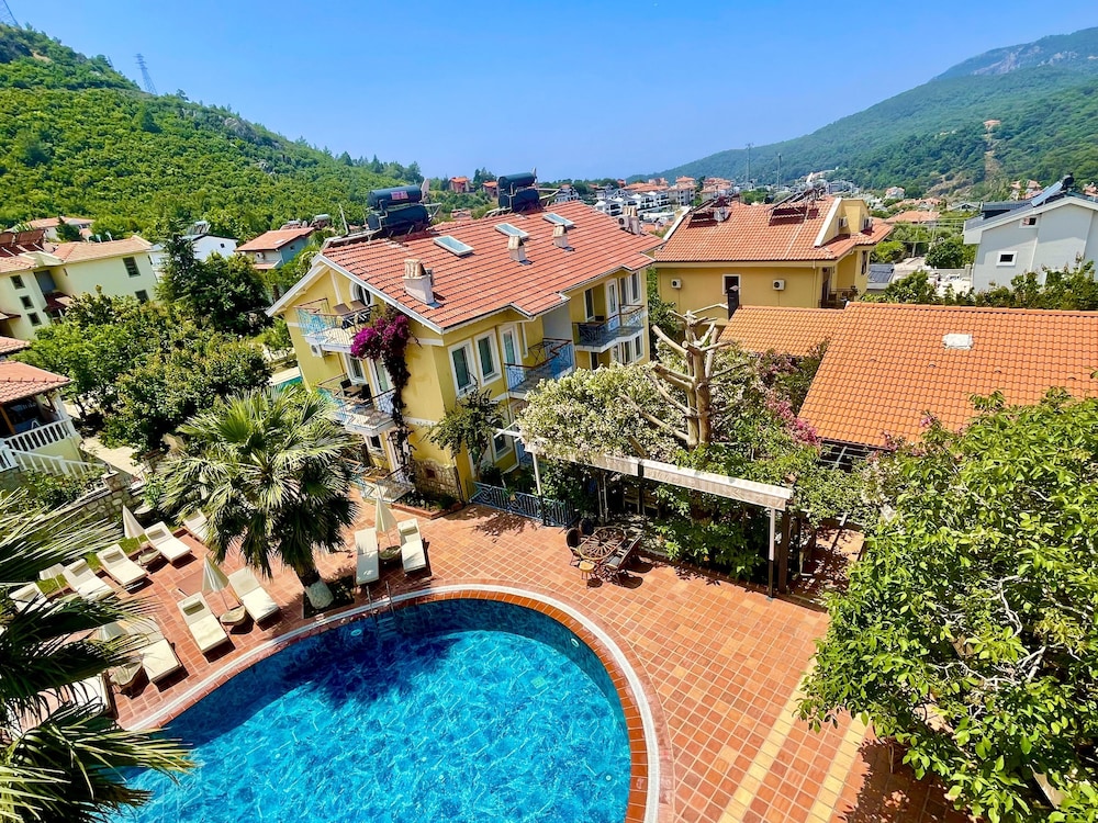 Mountain Valley Apart Hotel & Villas 46/50