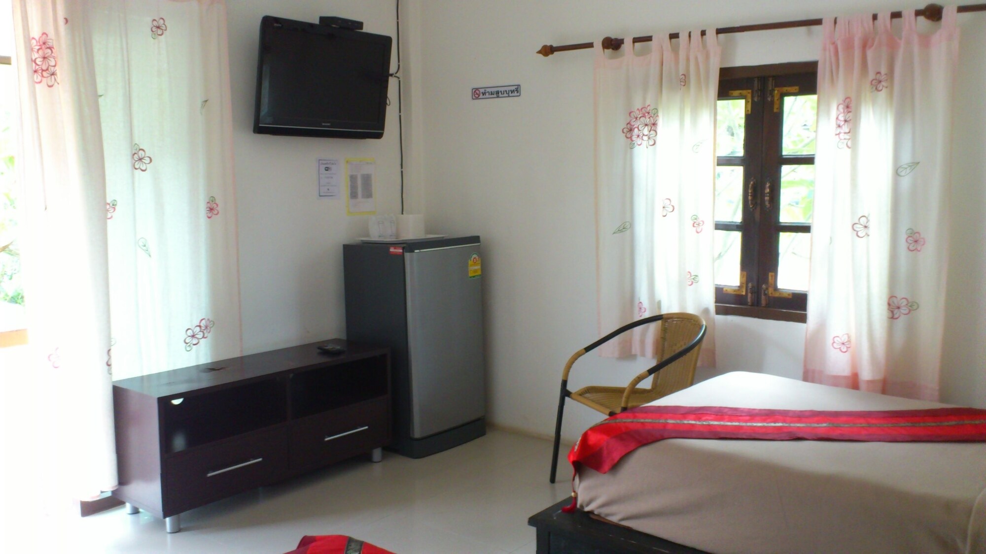 DELUXE, TWIN BEDS