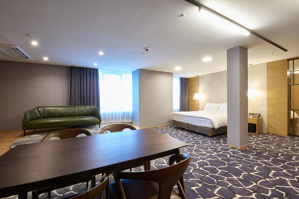 Hotel TT Seomyeon 38/55