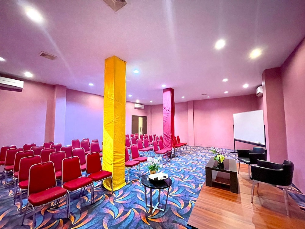 Atria Inn 30/39