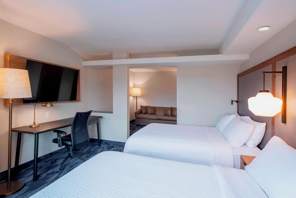 Room at Fairfield Inn And Suites Kelowna, KELOWNA