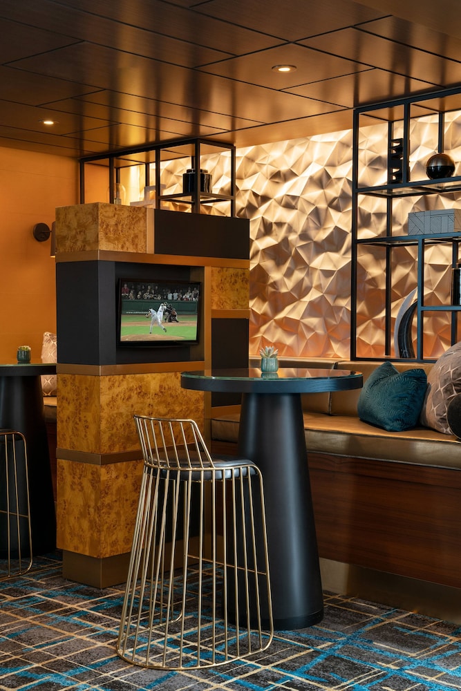 Courtyard by Marriott San Francisco Downtown/Van Ness Ave 37/43