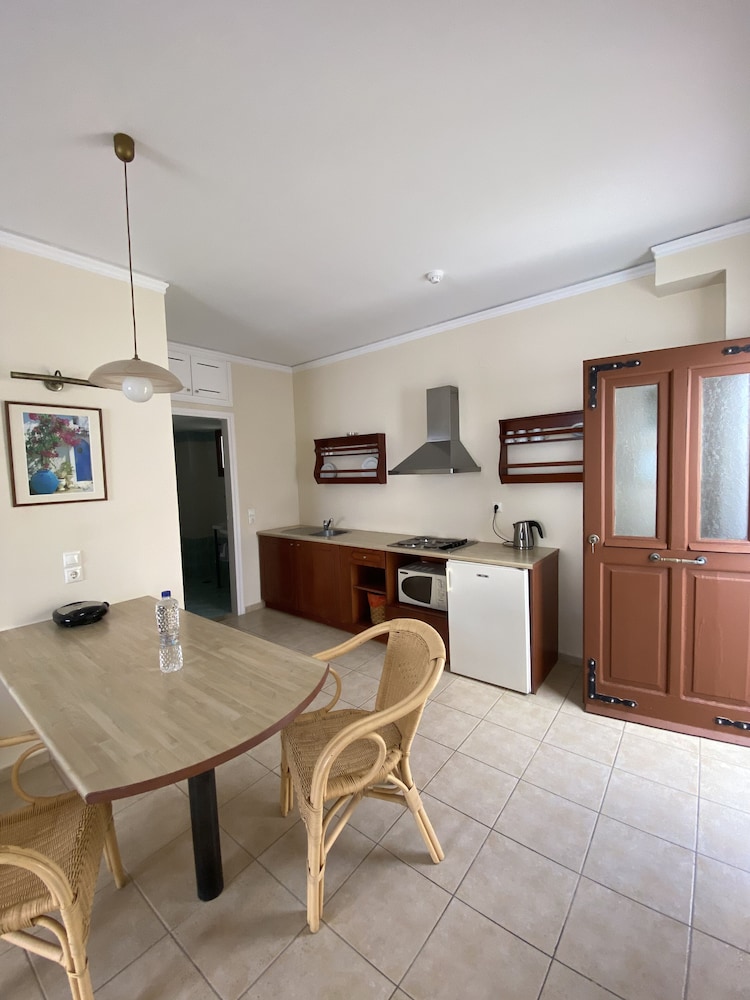 Amazones Village Suites 34/50