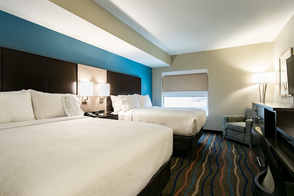 Holiday Inn Hotel & Suites CHATTANOOGA DOWNTOWN 20/65