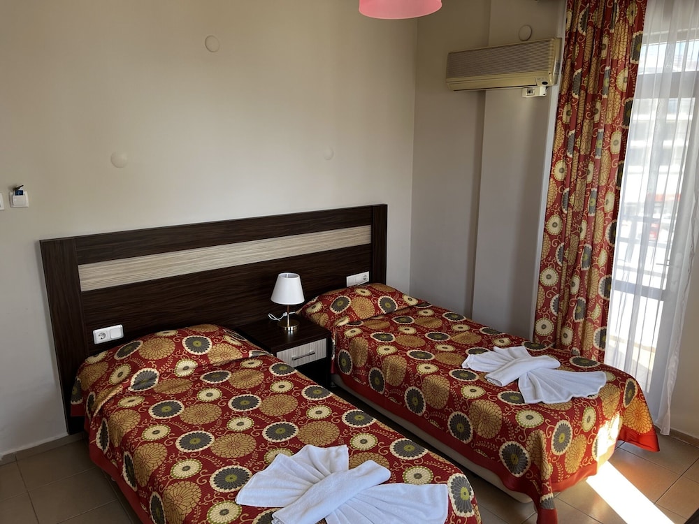 Rosella Hotel 11/62