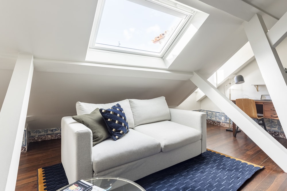 Lisbon Downtown Luxury Family Residence 15/25