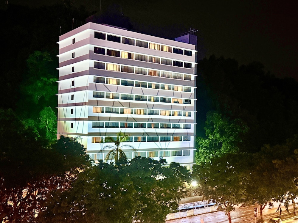 Howard Johnson by Wyndham Kota Kinabalu City Centre 6/72