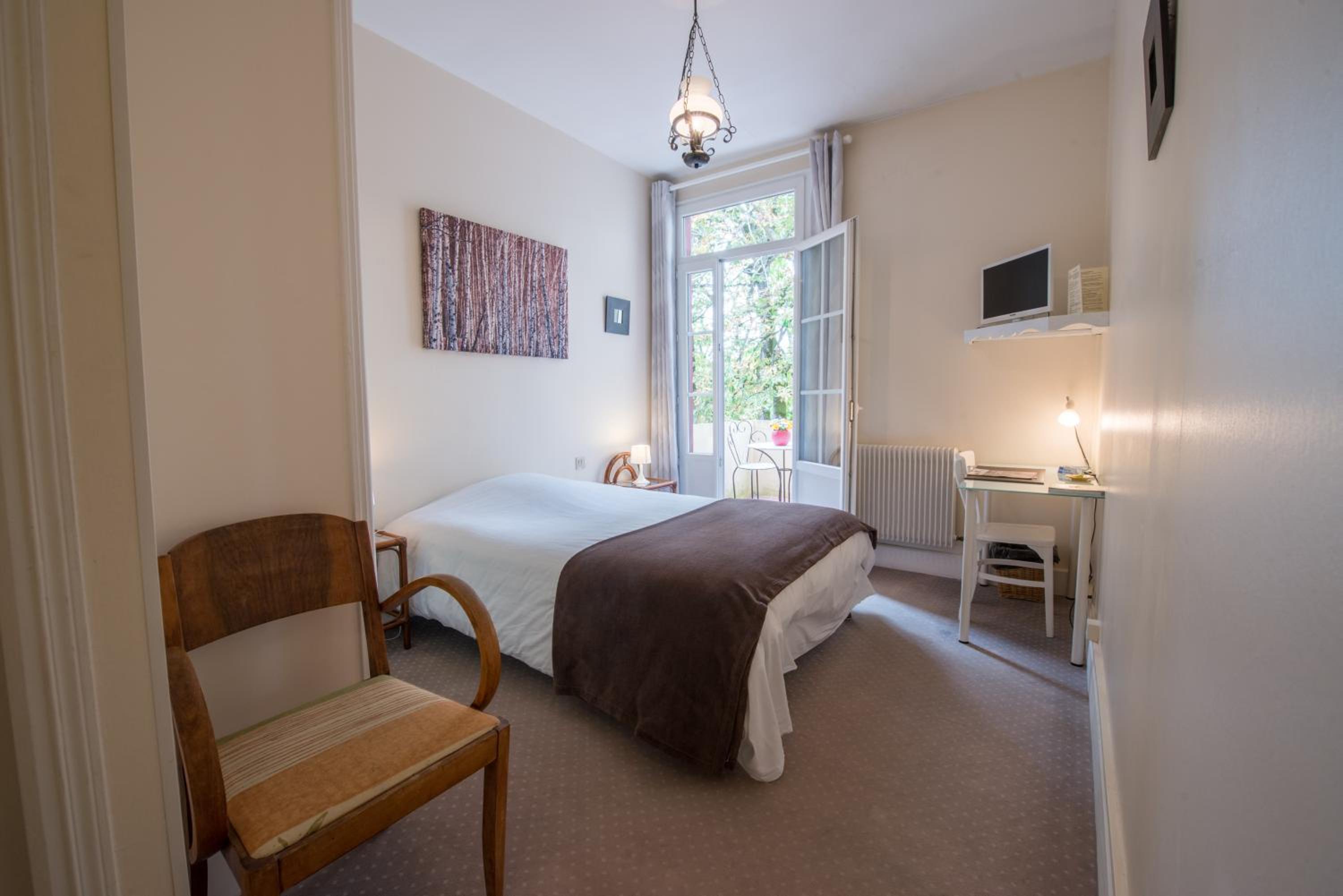 HOTEL AU COLOMBIER DU TOURON 16/23