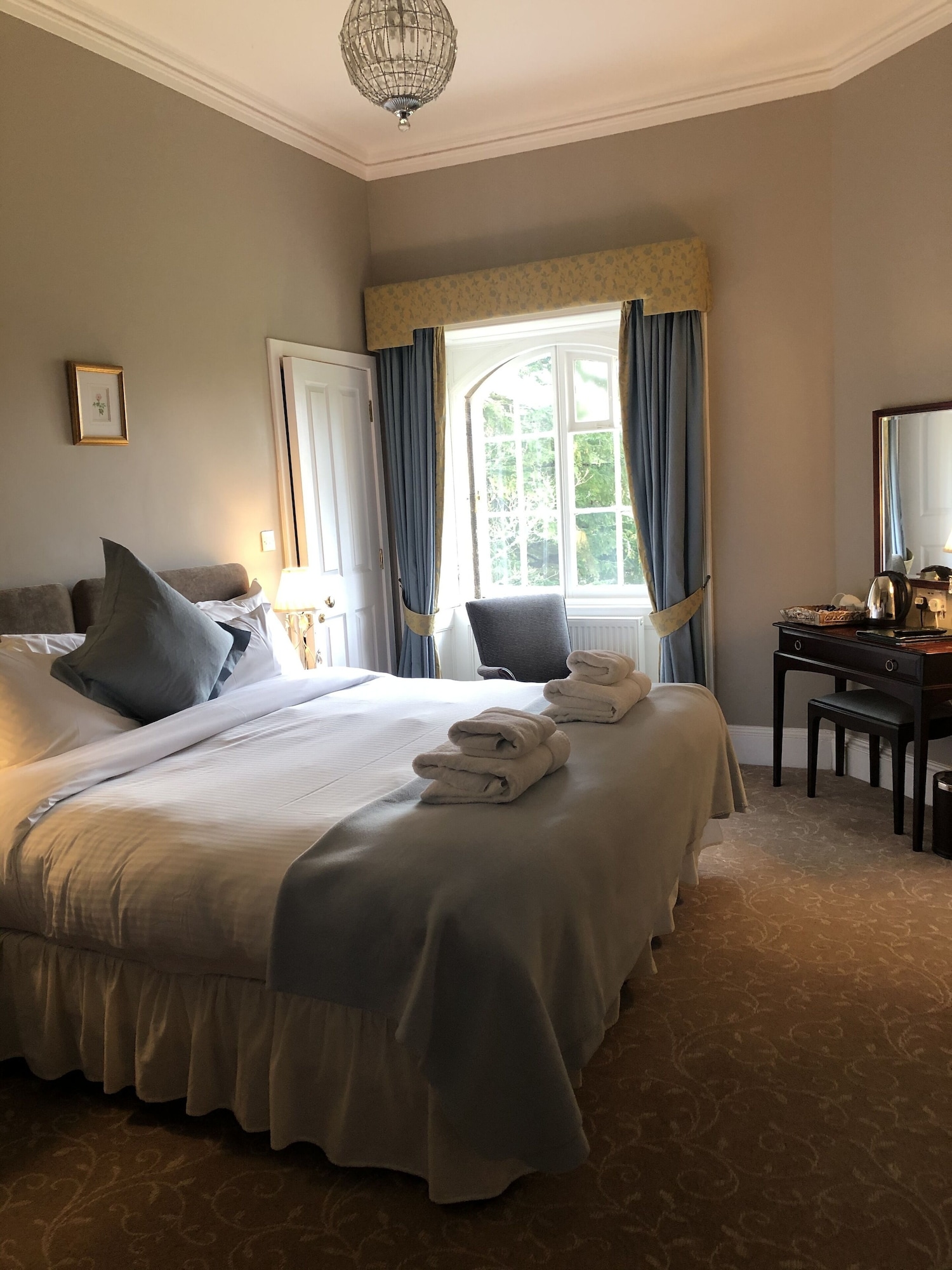 Room, King Bed, Preferred View