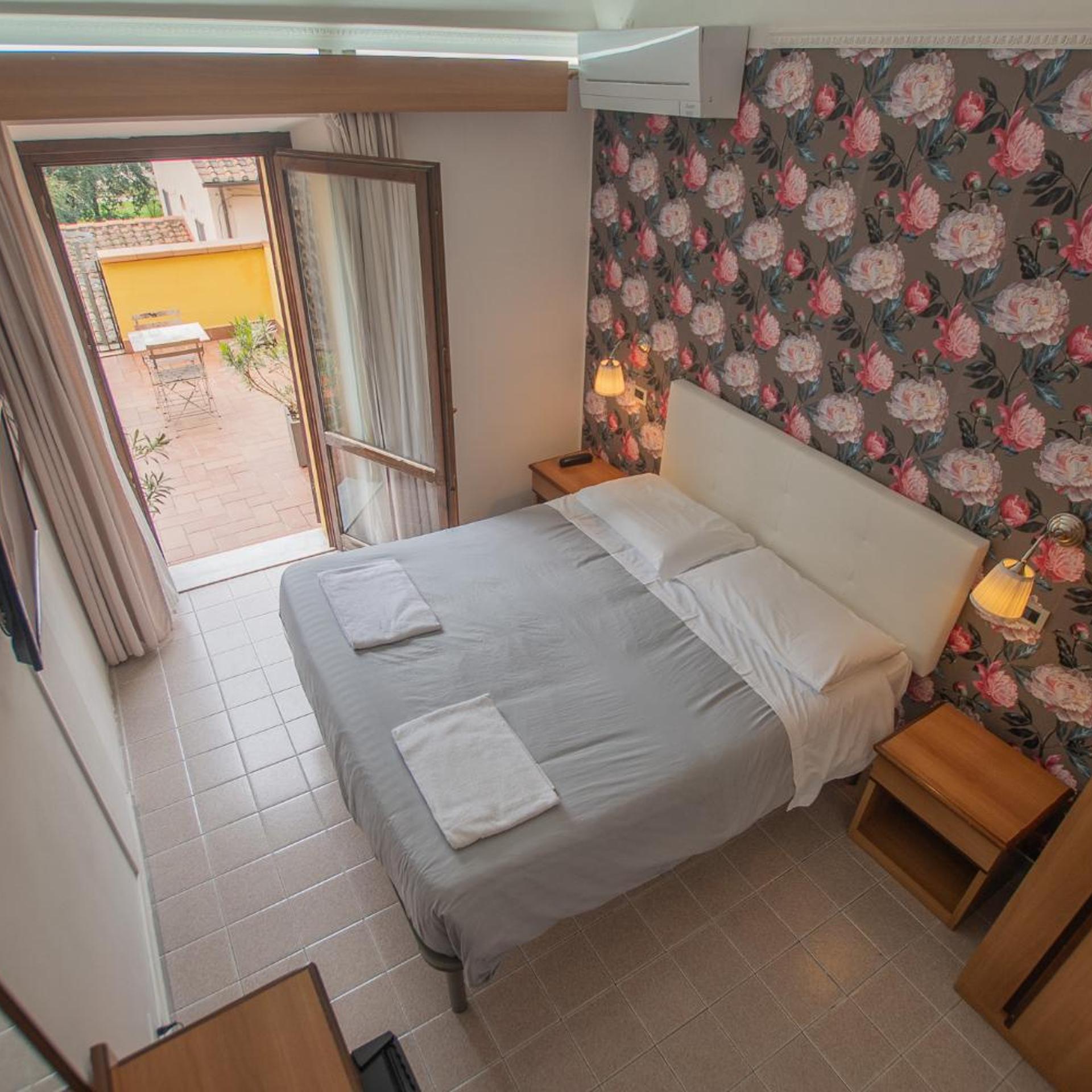 Room, Double or Twin Bed