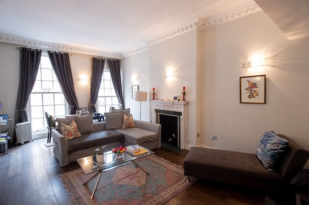 9 Hertford Street Apartments 27/49