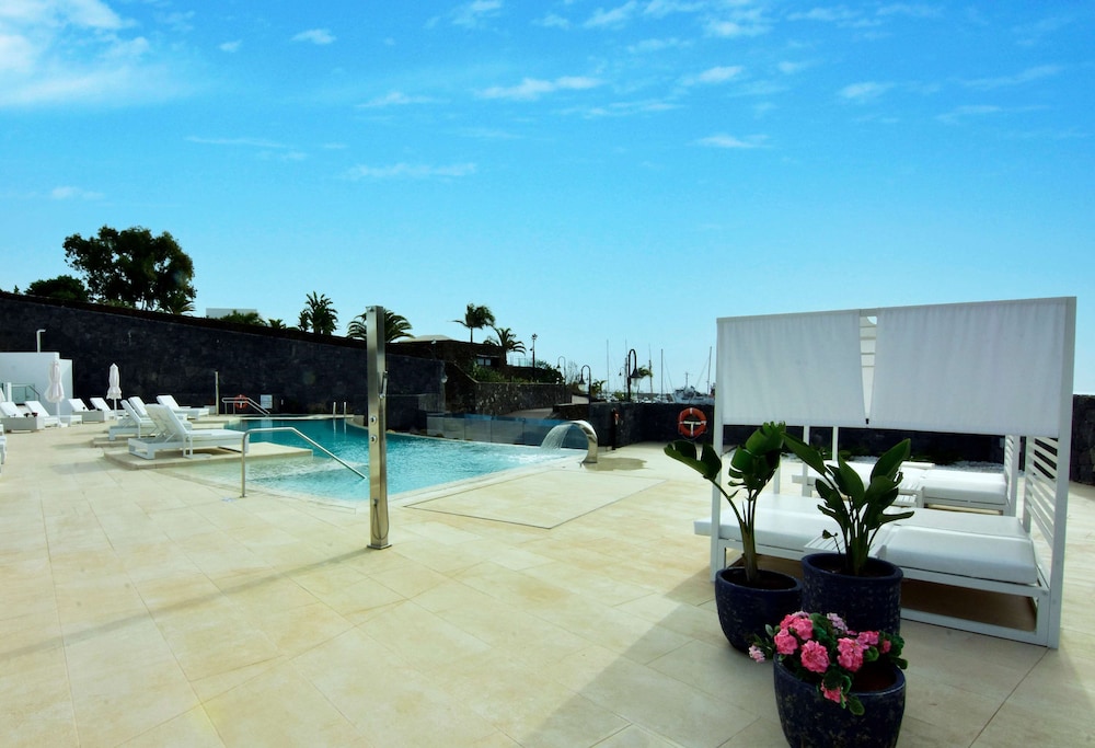 Royal Marina Suites Boutique Hotel 22/50