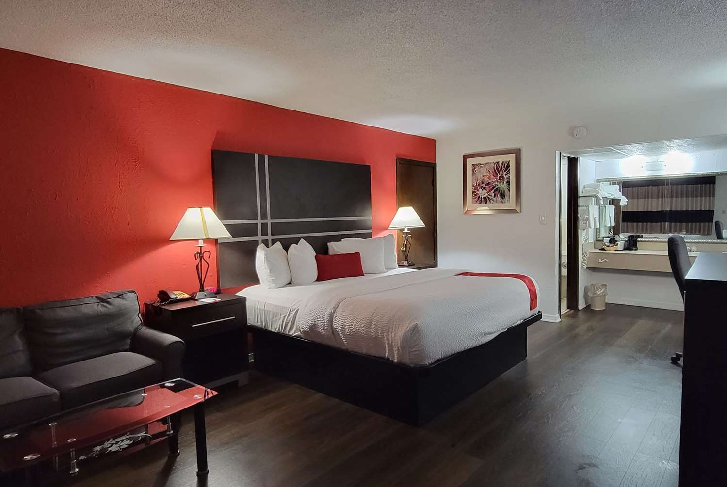 Ramada by Wyndham Mountain Home 20/40