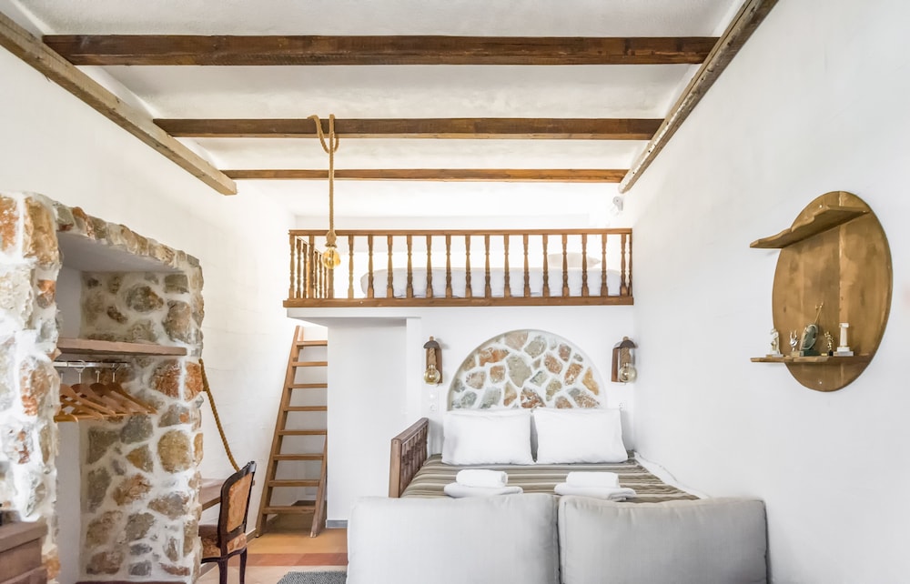 Limeri Traditional Guest House 6/50