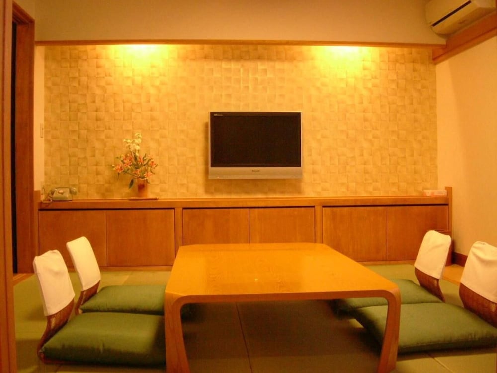 Hotel Izumiya 62/68
