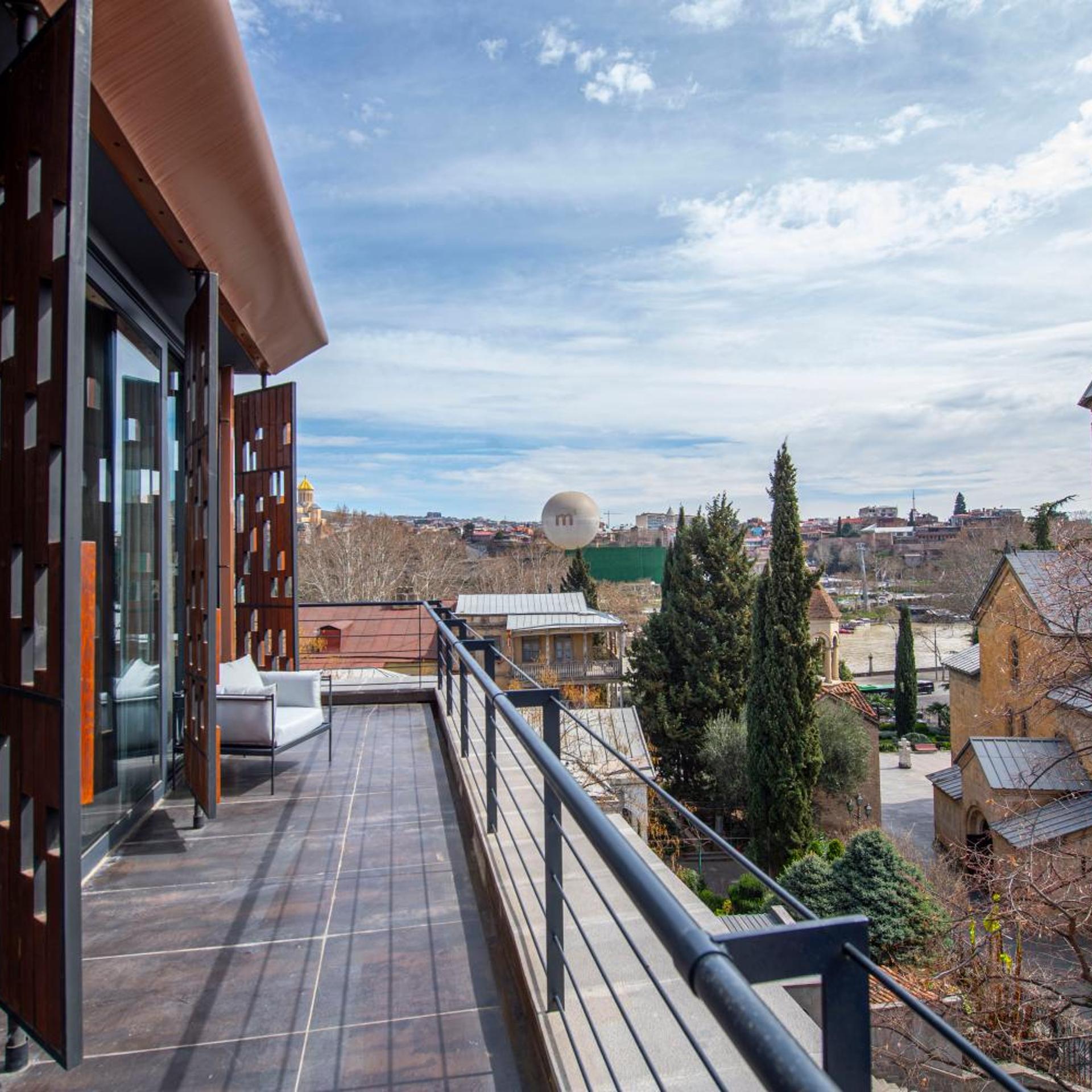 Qarvasla Hotel 62/68