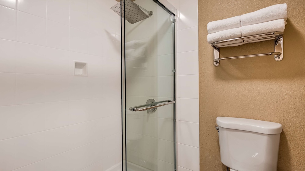 Best Western Plus Heritage Inn 12/40
