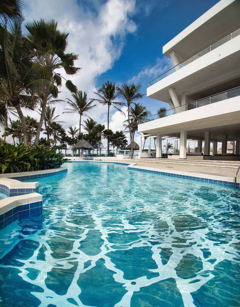 Barracuda Inn Resort 46/51
