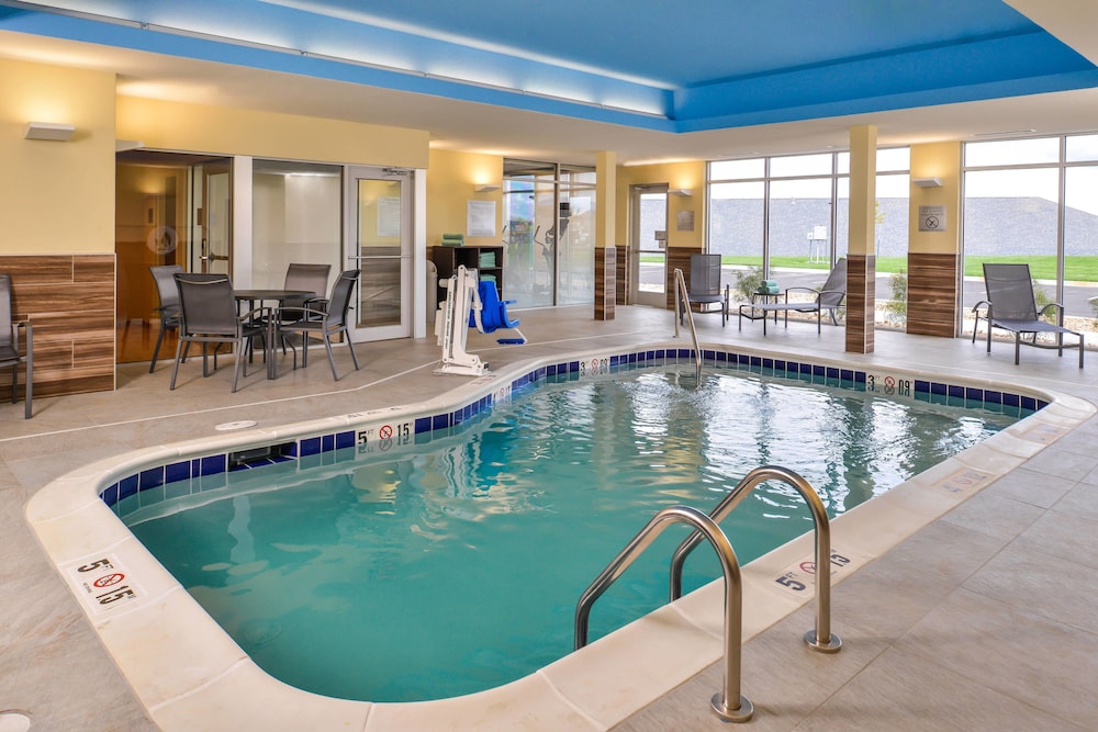 FAIRFIELD INN & SUITES WARRENSBURG 1/27