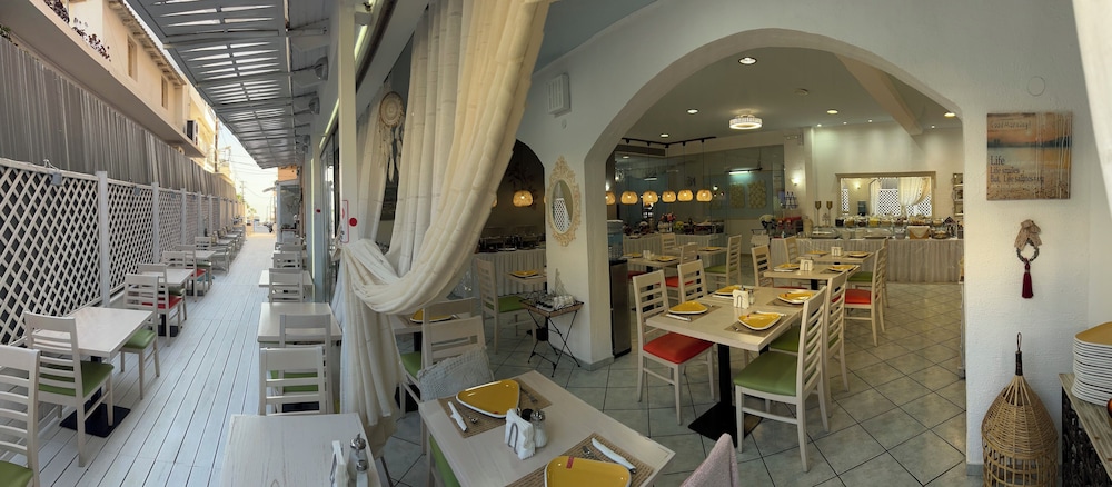 Thalia Deco City and Beach Hotel 40/48
