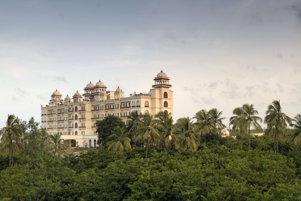 Uday Palace Navsari, a member of Radisson Individuals 7/59