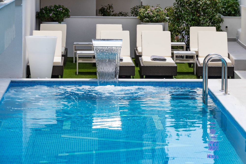 Sea Level Hotel 5/40