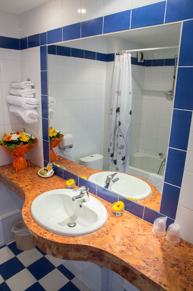 Cit'Hotel Avantici Gap 37/41