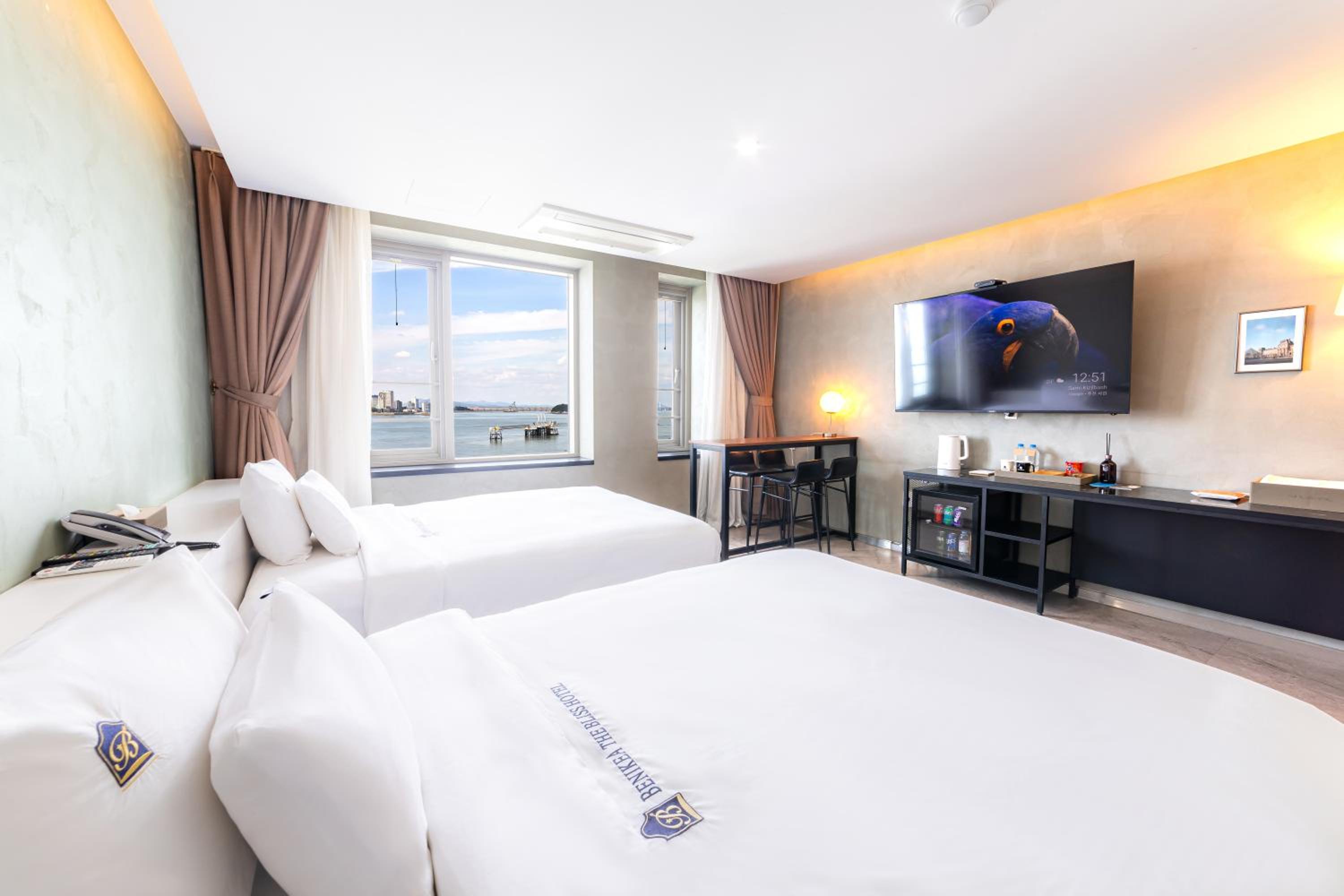 Standard, Twin Beds
