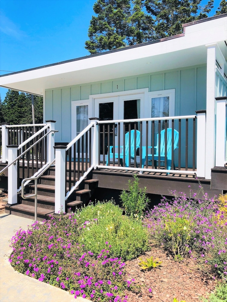 Seafoam Lodge 5/67